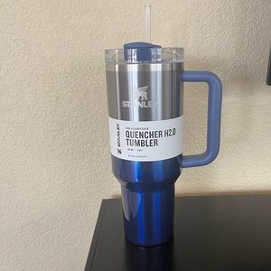 NWT JUST RELEASED Stanley Quencher H2.0 FlowState Tumbler 40oz twilight Gradient